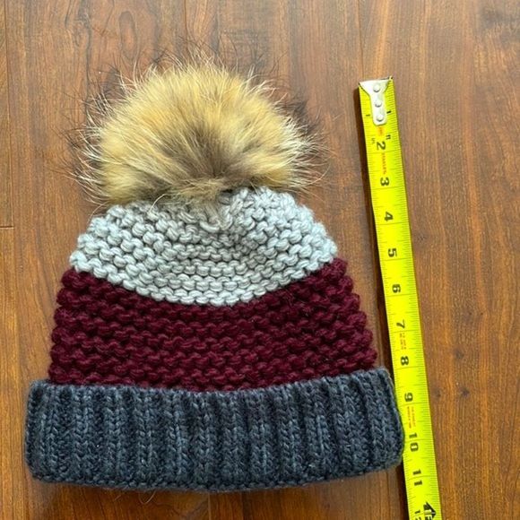 Winter Pompom toque - Picture 8 of 9